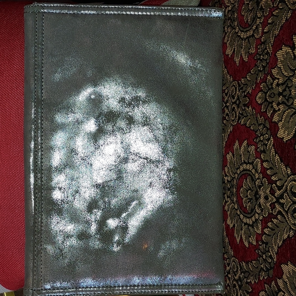 BCBG Generation Distressed Silver Envelope Style Clutch Y2K!  EUC! - Picture 4 of 4